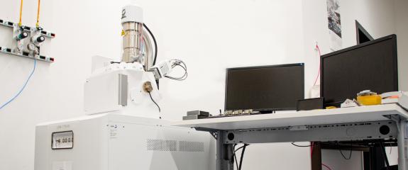 Rasterelektronenmikroskop am ifw Jena